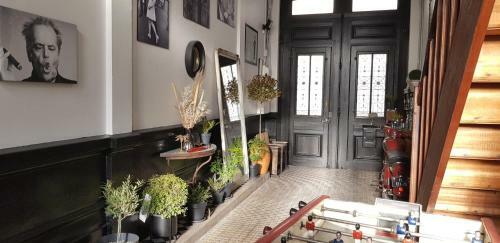 Bed & Breakfast Sweet Sixteen