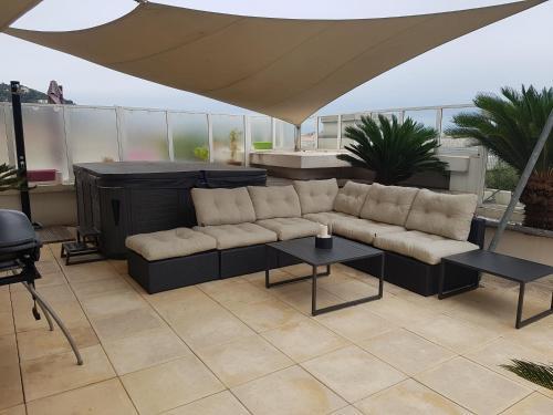 Cannes Apartment Sleeps 6 Wifi