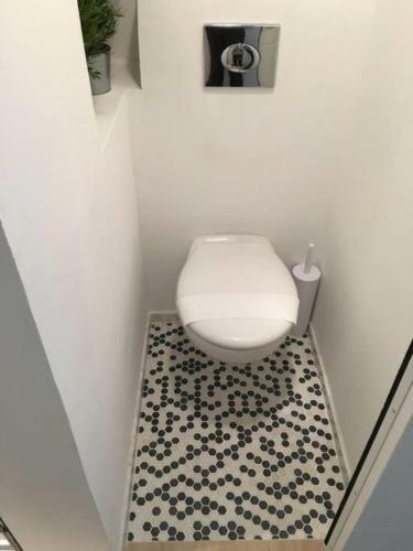 Charming 1 Bedroom Apartment Center