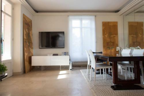 Superb Villa Cannes Palm Beach
