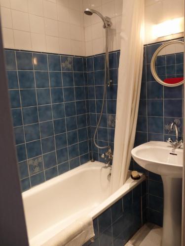 Cannes Apartment Sleeps 5 Air Con Wifi