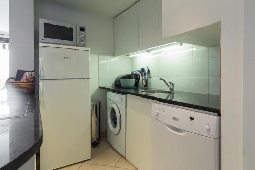 Cannes Apartment Sleeps 5 Air Con Wifi