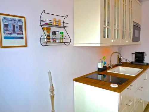 Cannes Apartment Sleeps 7 Pool Air Con Wifi