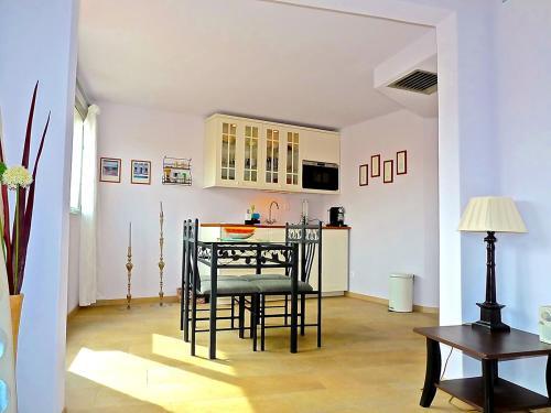 Cannes Apartment Sleeps 7 Pool Air Con Wifi
