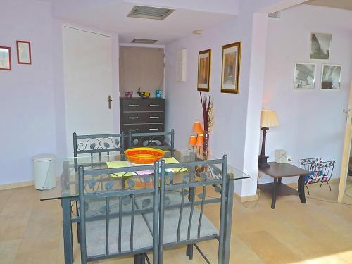Cannes Apartment Sleeps 7 Pool Air Con Wifi