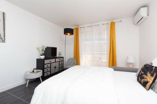 Gray D'albion Area: New Studio With Terrace!