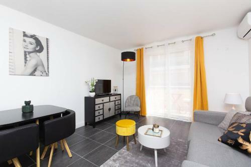 Gray D'albion Area: New Studio With Terrace!