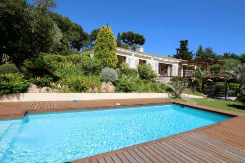 Luxury Villa In Cannes Hills