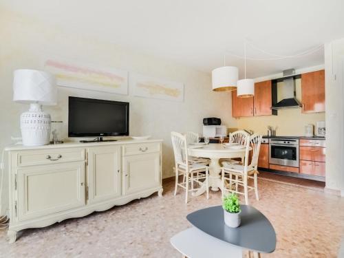 Apartment Reine Astrid-3
