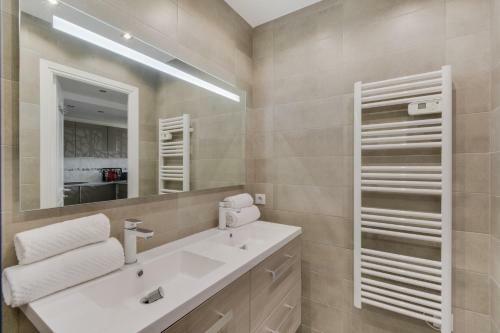 Apartamento Sea View Flat - Pool, Terrace, Parking By Guestready