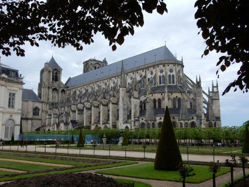 Dependance Of A 16th Century Castle Listed As An Historical Monument!