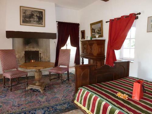 Dependance Of A 16th Century Castle Listed As An Historical Monument!
