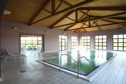 Ch�teauneuf Is�re Domaine Du Lac M3p6