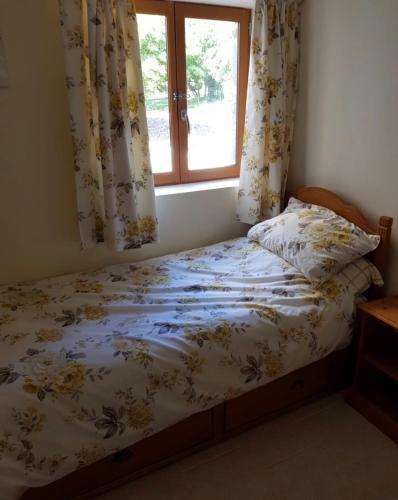 Villa Inviting 3-bed Holiday Home In Chateau-garnier
