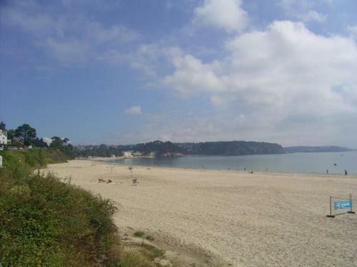 Holiday Home Crozon - Bre06110h-f