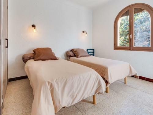 Alluring Holiday Home In Estagel With Private Pool