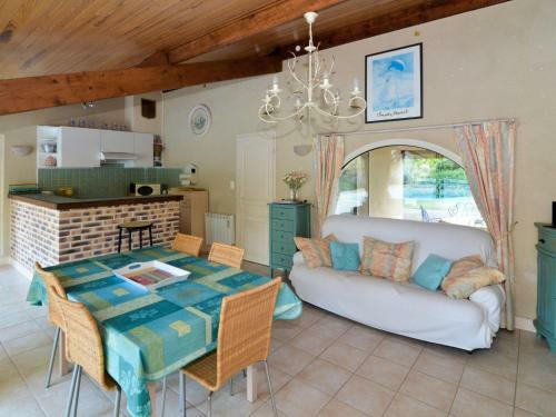 Holiday Home Saint Antoine - Bqy400
