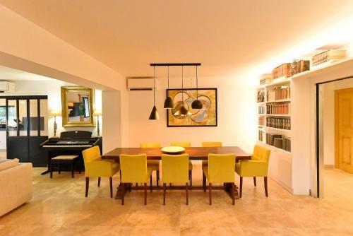 Hostal Le Mas Des F�es