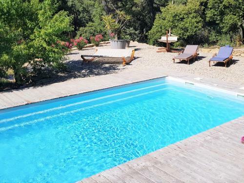 Splendid Cottage In Faucon With Swimming Pool