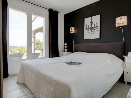Modern Villa In Camplong With Private Pool