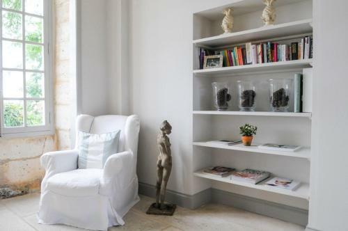 Filouane Chateau Sleeps 16 Pool Wifi