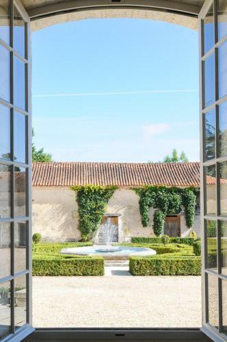 Filouane Chateau Sleeps 16 Pool Wifi