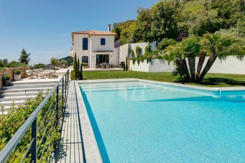 Grasse Villa Sleeps 8 With Pool And Air Con