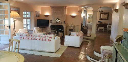Splendid House On The Heights Of Grimaud