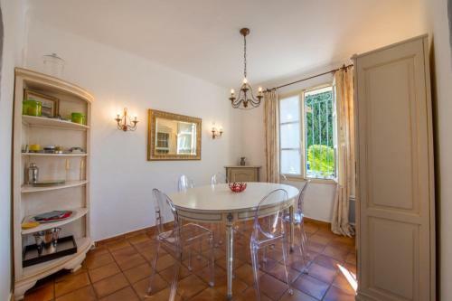 Elegant Village House In Grimaud