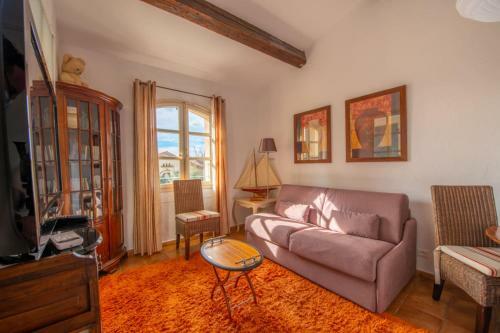 Elegant Village House In Grimaud