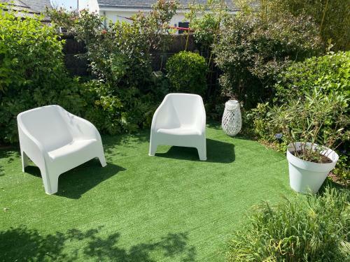 Hostal Le Petit Chateau