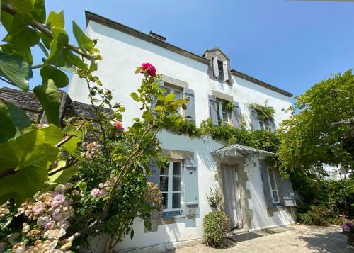 Hostal Le Petit Chateau