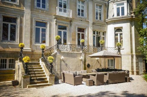 Hallines Chateau Sleeps 26 Wifi