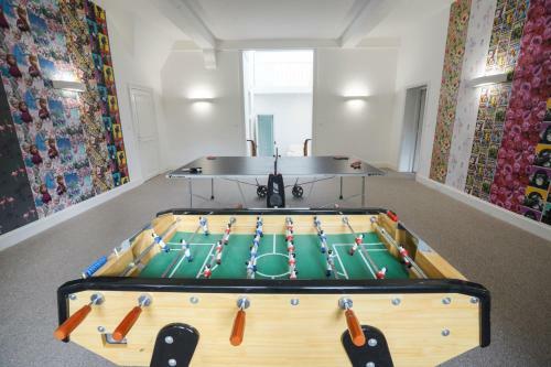 Hallines Chateau Sleeps 26 Wifi