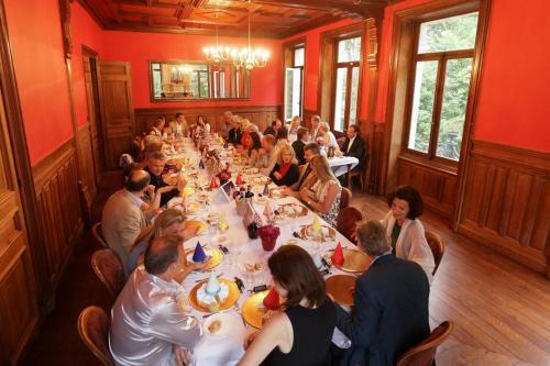 Hallines Chateau Sleeps 26 Wifi