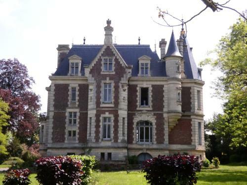 Hostal Chateau De Hi�ville