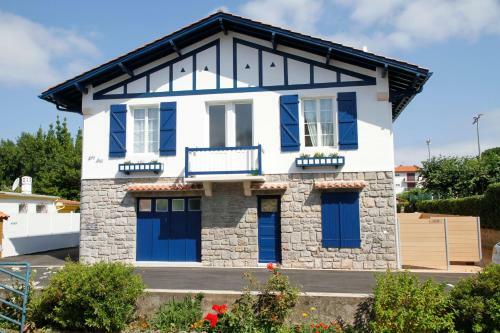 Apartamento Kaneta - Apt 3*** Dans Villa Typique Et Piscine