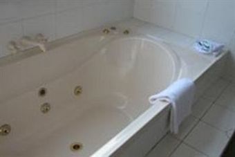 Bennetts Thermal Pools Motor Inn