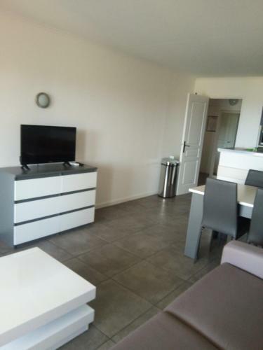 Apartamento Les Issambres 2 Bedroom With Sea View