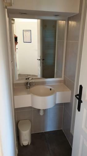 Apartamento Les Issambres 2 Bedroom With Sea View