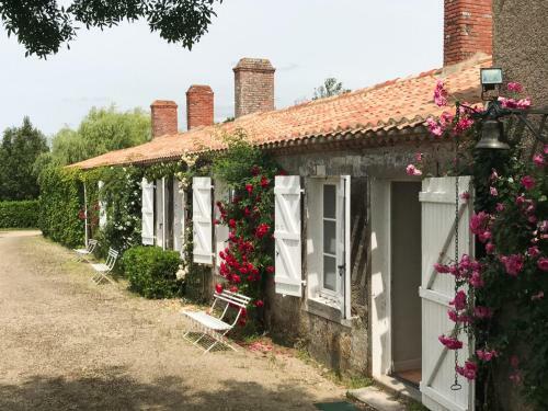 La Garnache Villa Sleeps 20 With Pool And Wifi