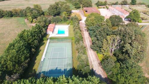 La Garnache Villa Sleeps 20 With Pool And Wifi