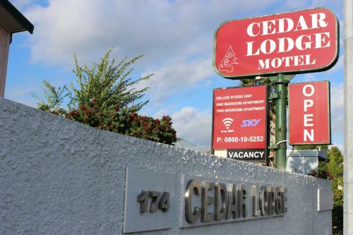 Cedar Lodge Motel