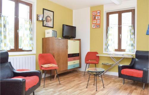 Three-bedroom Holiday Home In Le Bourg-dun