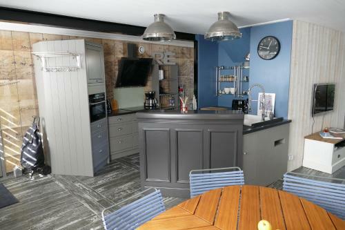 Magnifique R�taise-hyper Centre Le Bois-plage-en-r�