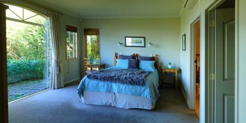 Acacia Bay's Tauhara Sunrise Lodge