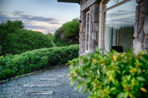 Acacia Bay's Tauhara Sunrise Lodge