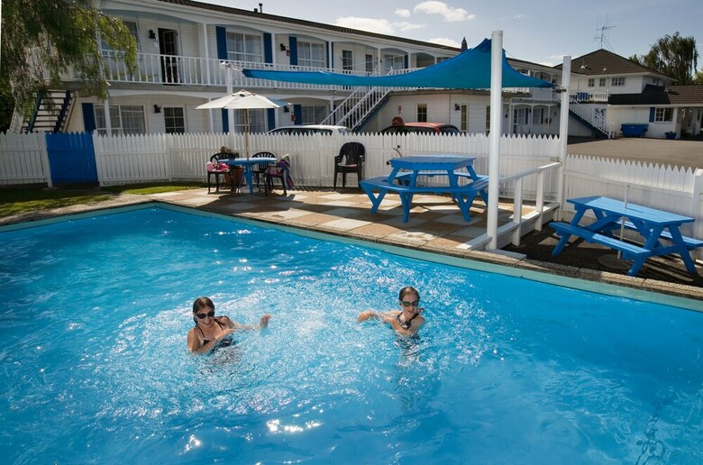 Boundary Court Motor Inn
