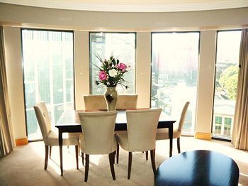 Metro Suites Apartment Hotel
