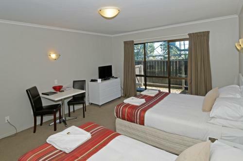Airport Harbour View Motel